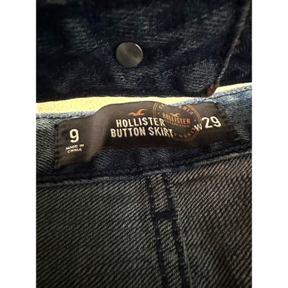 Hollister Denim Mini Skirt 9 W29 Blue Button Front Distressed Y2K Coastal Indie - Picture 3 of 3